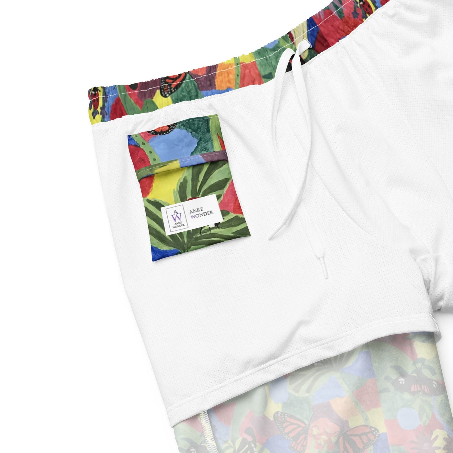 Detailed view of the inside pocket on men’s swim trunks with Anke Wonder label, designed for convenience.