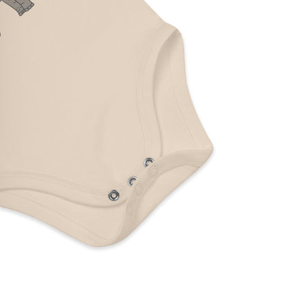Nickel-free snap buttons for easy diaper changes in natural color baby bodysuit with elephant design by Anke Wonder.