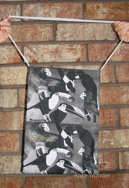 The awareness spreading tote bag: Black & white birds - Anke Wonder
